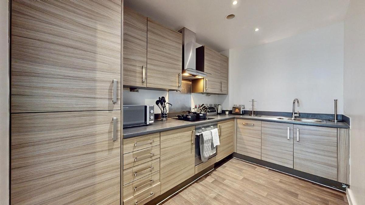 10 Mins From Abba Arena With Free Parking Apartment London Exterior photo